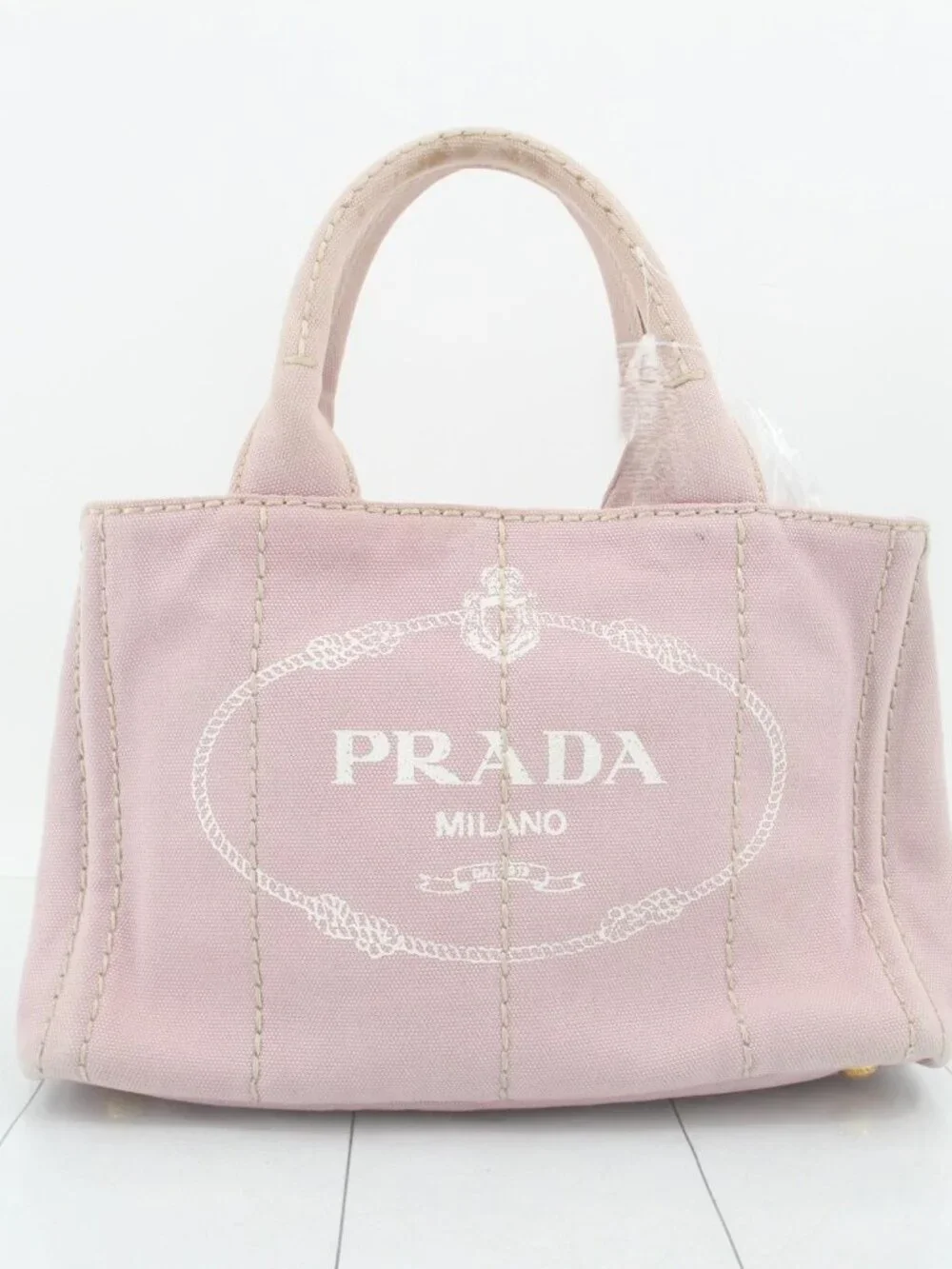Prada Canapa